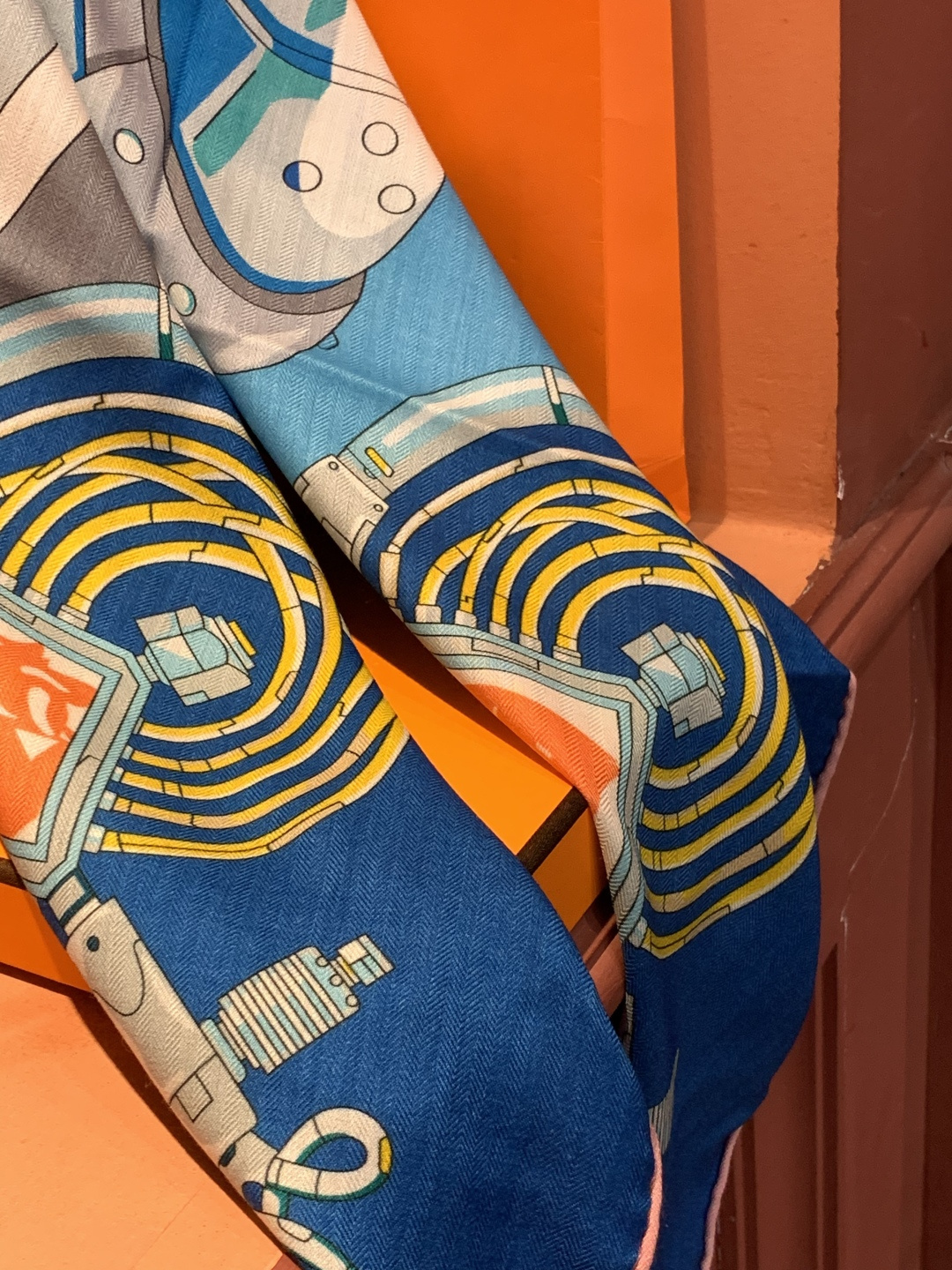 羊绒新款🆕👏👏买了都说好看‼️推荐💕爱马仕双面同色羊绒方巾【双面同色140】，顶级工艺超值‼️爱马仕专柜