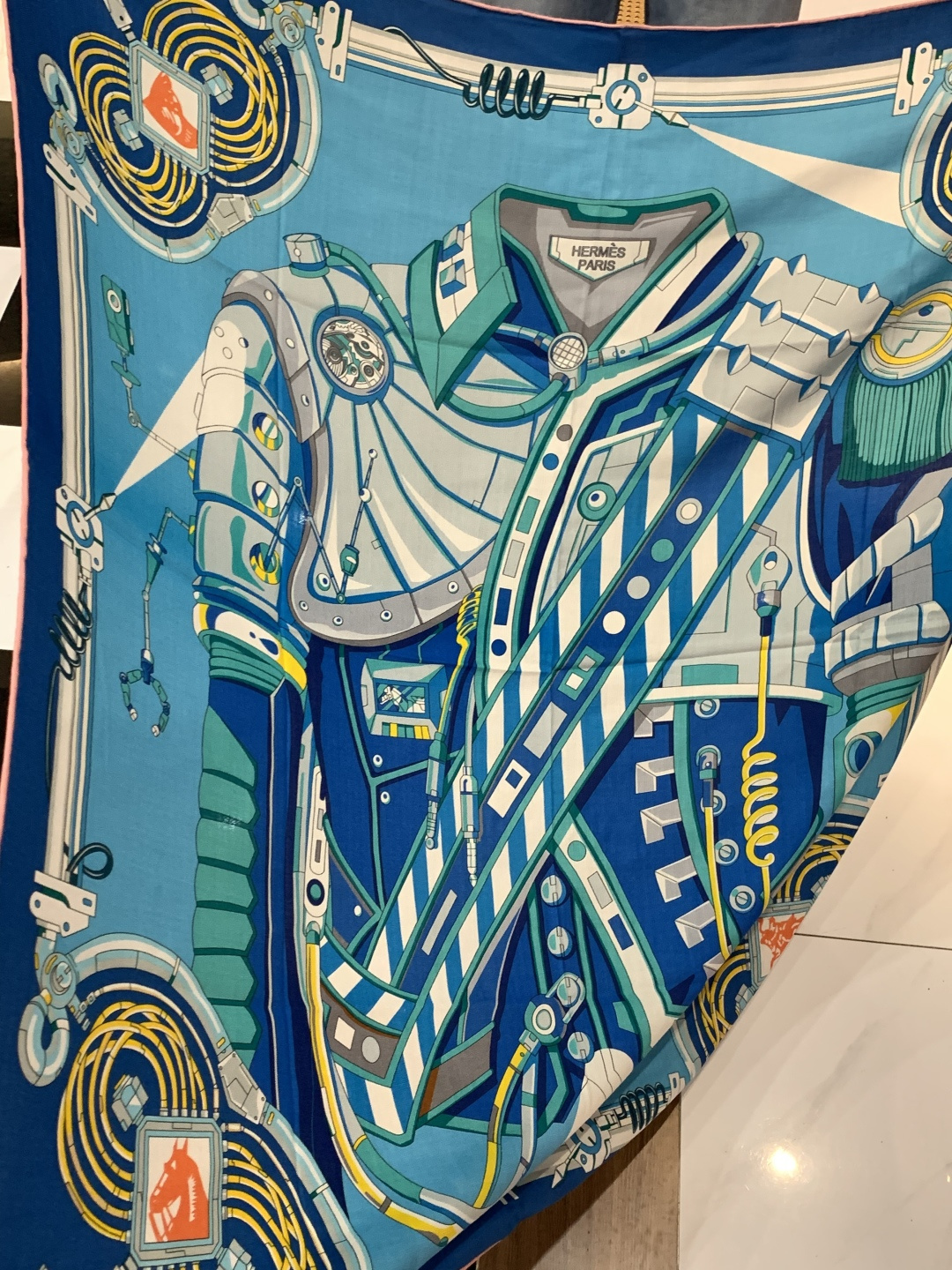 羊绒新款🆕👏👏买了都说好看‼️推荐💕爱马仕双面同色羊绒方巾【双面同色140】，顶级工艺超值‼️爱马仕专柜