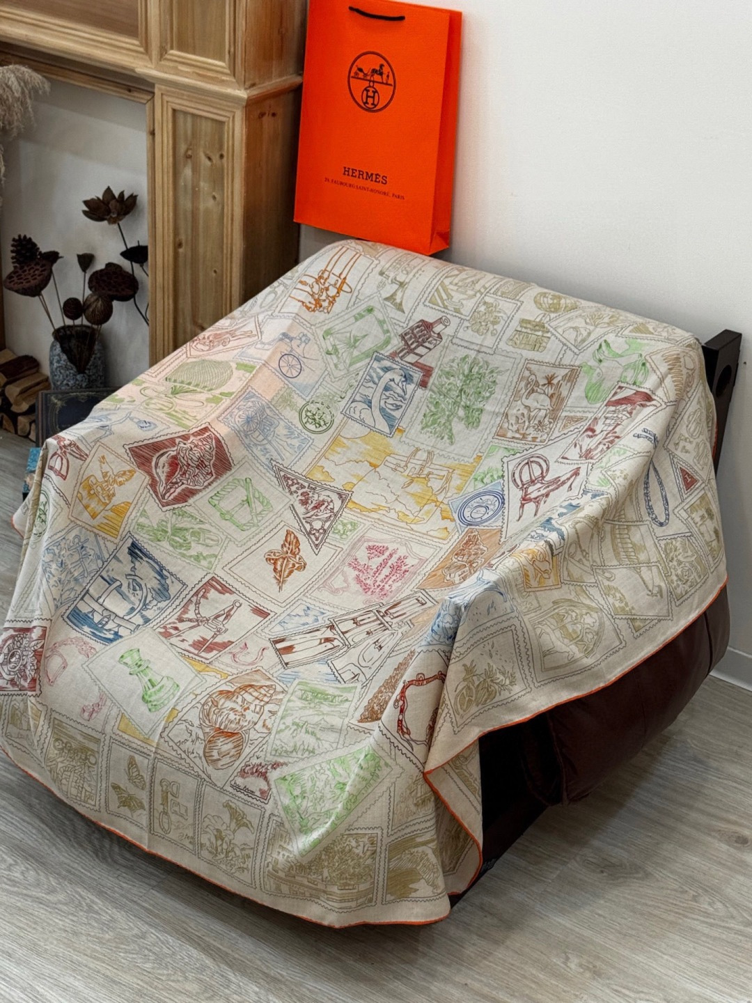 💟2025年秋冬抢先 上新💞【双面同色丝毛方巾】手工卷边山羊绒和真丝混纺披肩（70%山羊绒，30%桑蚕丝