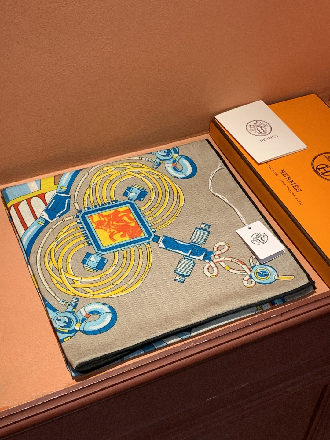 羊绒新款🆕👏👏买了都说好看‼️推荐💕爱马仕双面同色羊绒方巾【双面同色140】，顶级工艺超值‼️爱马仕专柜