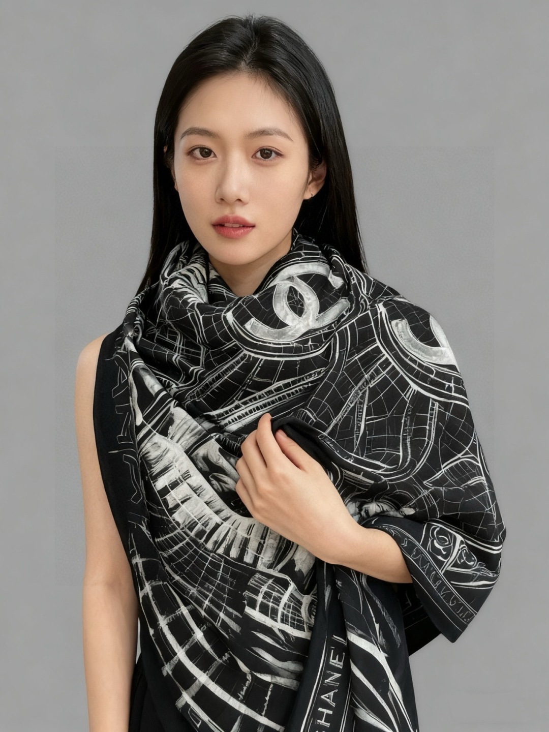 CHANEL ~25秋冬新品【140顶级丝绒双面同色】披肩的图案是巴黎大皇宫中被命名为“Gabriell