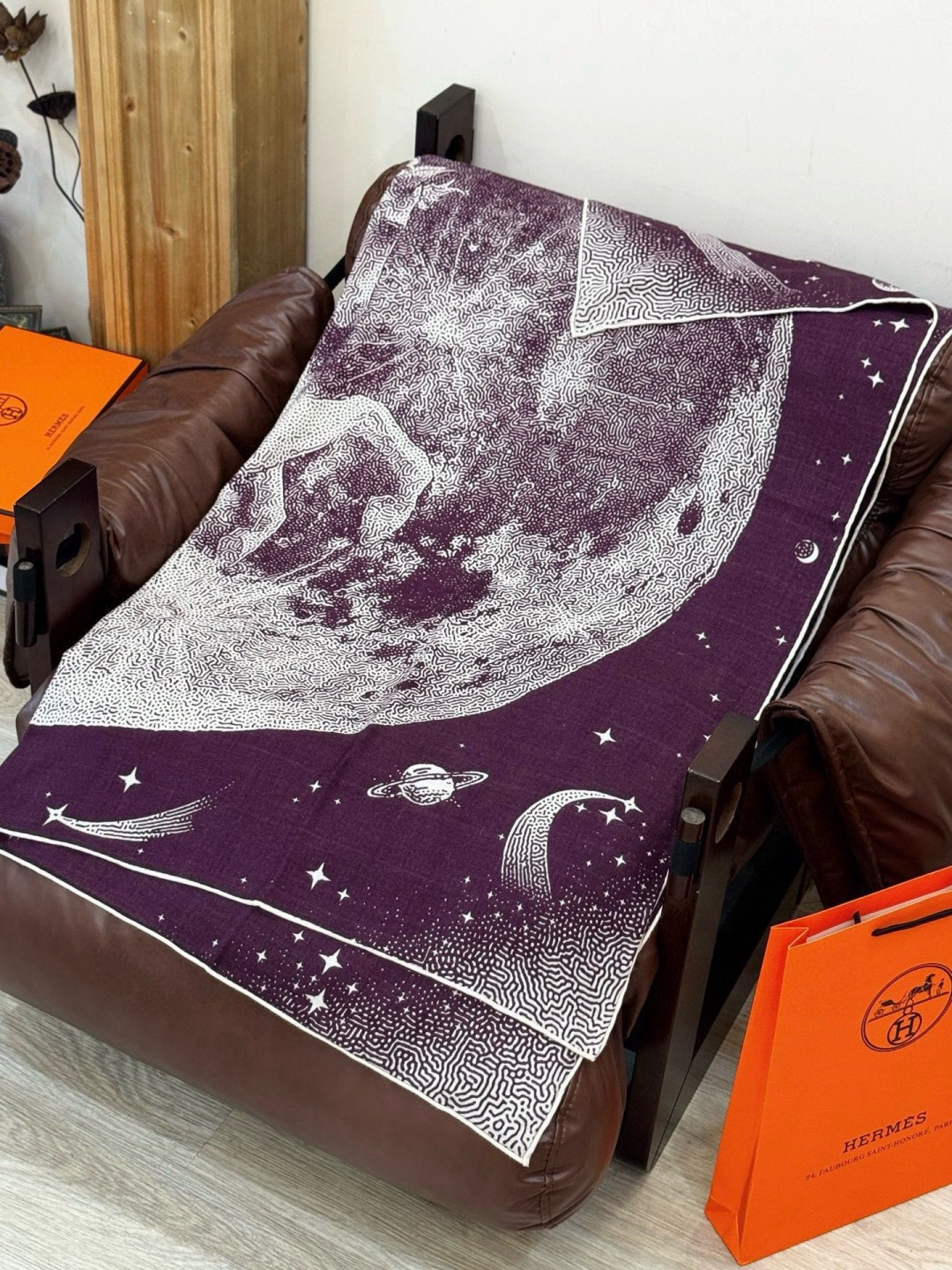 HERMES爱马仕新款|月光飞马Clair de Lune羊绒和真丝披肩，手工卷边(70%羊绒，30%真