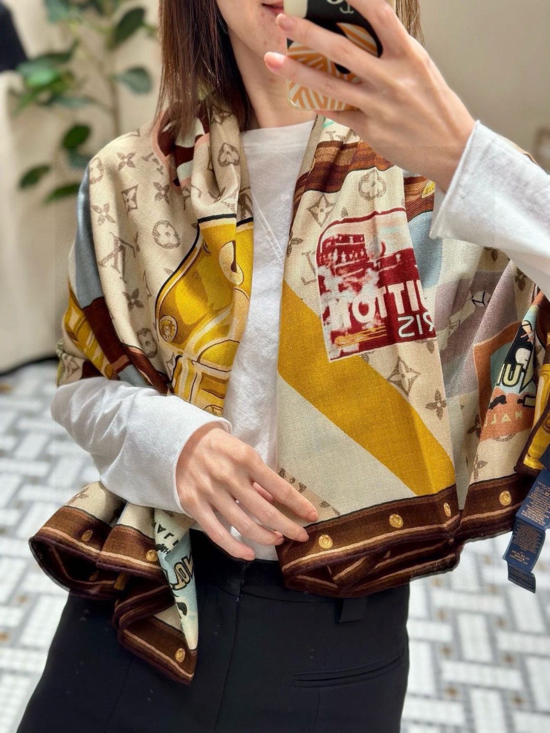 【LV】上新❤️ 路易威登 一款值得品细节的高货抠细节，从一个小块的配色去打败市场货140方巾 二个配色