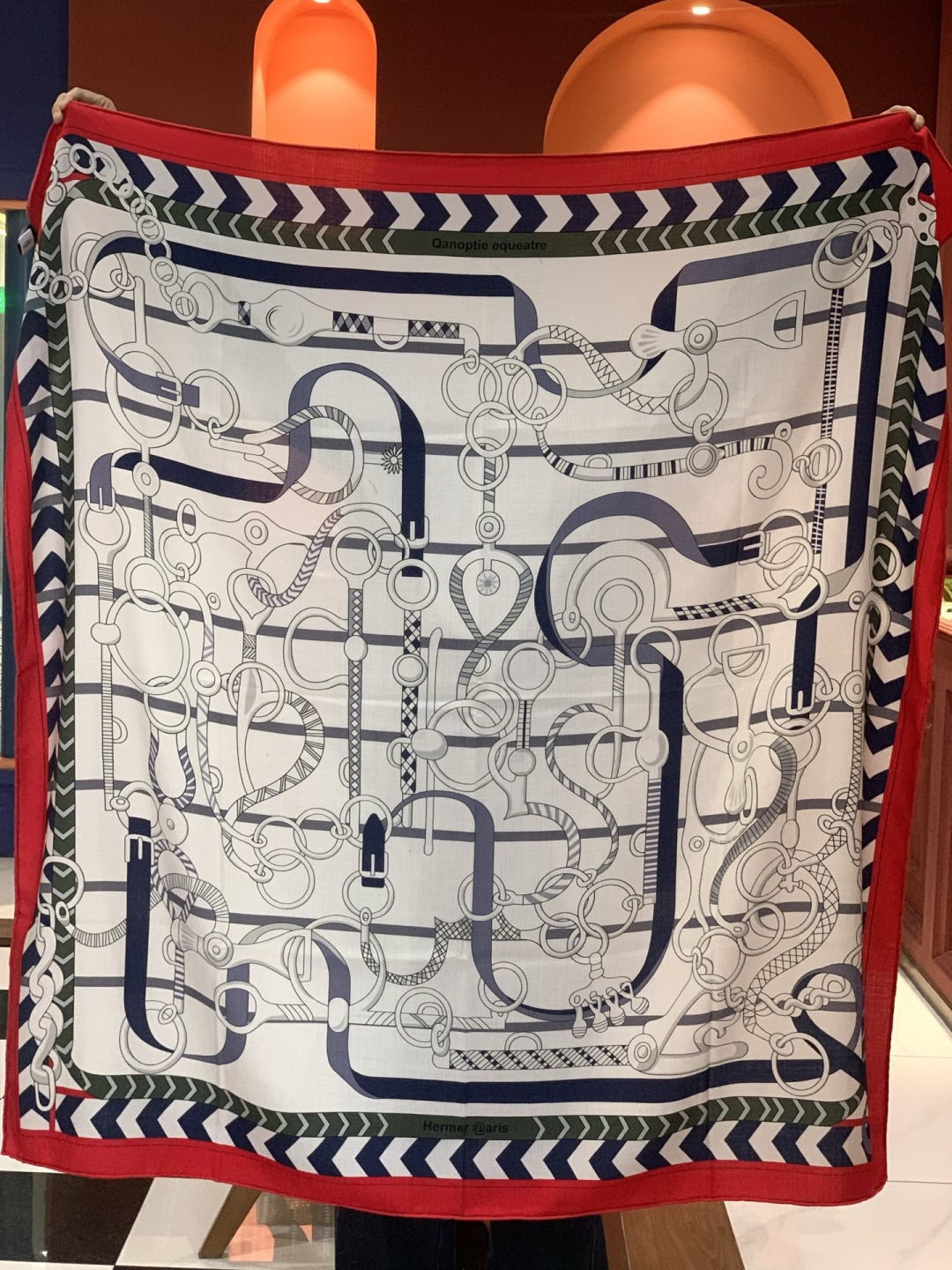 💟2025年秋冬H家上新💞【双面同色丝毛方巾】手工卷边山羊绒和真丝混纺披肩（70%山羊绒，30%桑蚕丝）