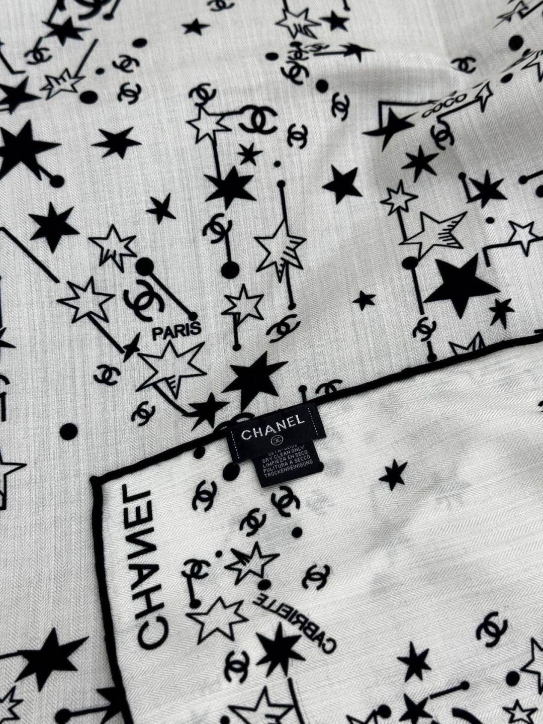 Chanel ~20。秋冬新品～【140顶级丝绒双面同色】繁星点点与双C的完美结合适合各种场合搭配使用黑