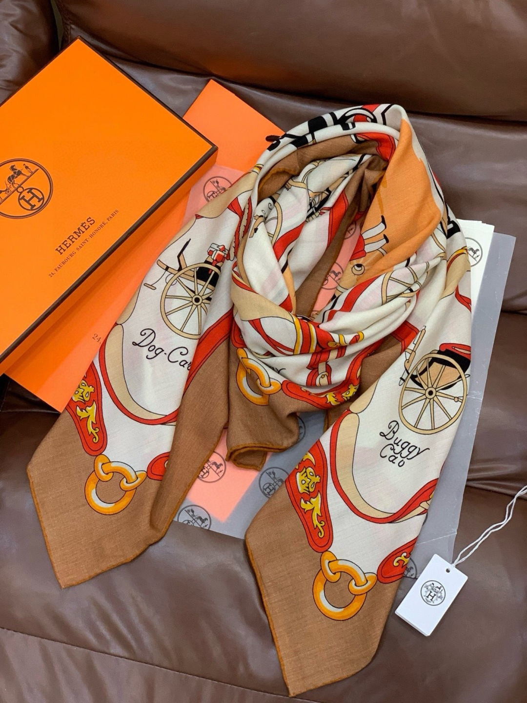 羊绒新款🆕👏👏买了都说好看‼️推荐💕爱马仕双面同色羊绒方巾【双面同色140】，顶级工艺超值‼️爱马仕专柜