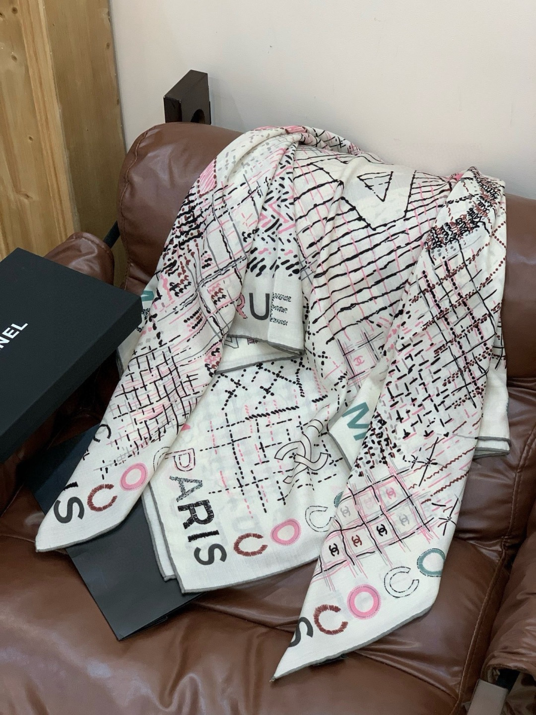 😘新款 💖🌟【康鹏街31号】羊绒方巾‼️抢‼️VIP推荐 ‼️👍下手一定要快【高端 大爱❤️女人尤物 货