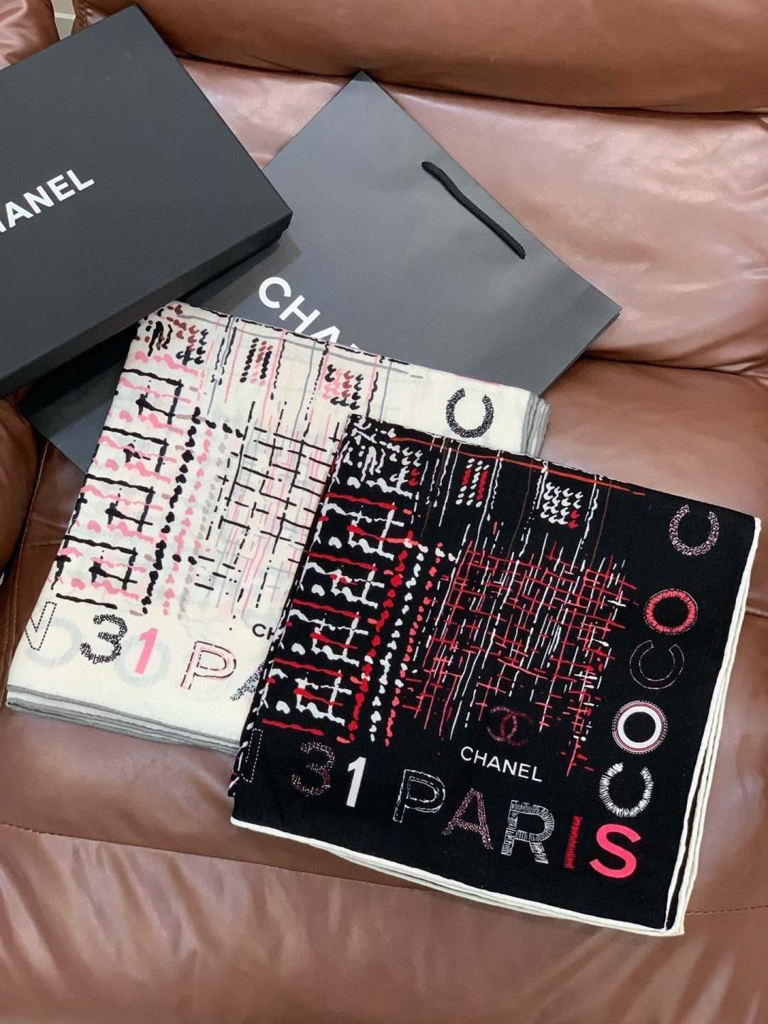 😘新款 💖🌟【康鹏街31号】羊绒方巾‼️抢‼️VIP推荐 ‼️👍下手一定要快【高端 大爱❤️女人尤物 货