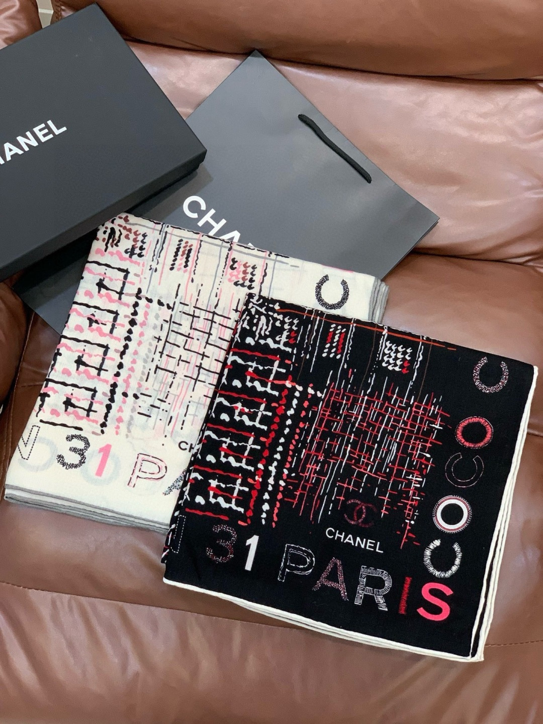 😘新款 💖🌟【康鹏街31号】羊绒方巾‼️抢‼️VIP推荐 ‼️👍下手一定要快【高端 大爱❤️女人尤物 货