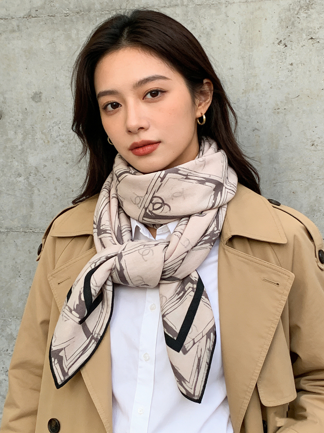 2025秋冬高级成衣系列～Chanel 【140双面同色丝绒披肩】此系列谱写一曲自由轻灵的赞歌本系列作品