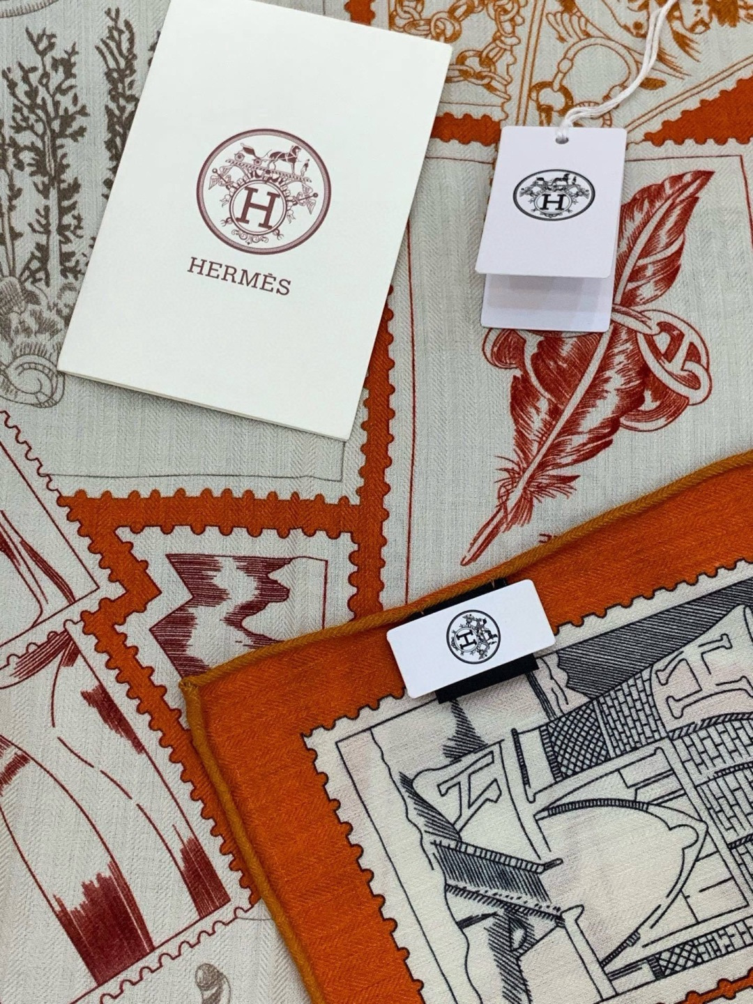 💟2025年秋冬抢先 上新💞【双面同色丝毛绒方巾】手工卷边山羊绒和真丝混纺披肩（70%山羊绒，30%桑蚕