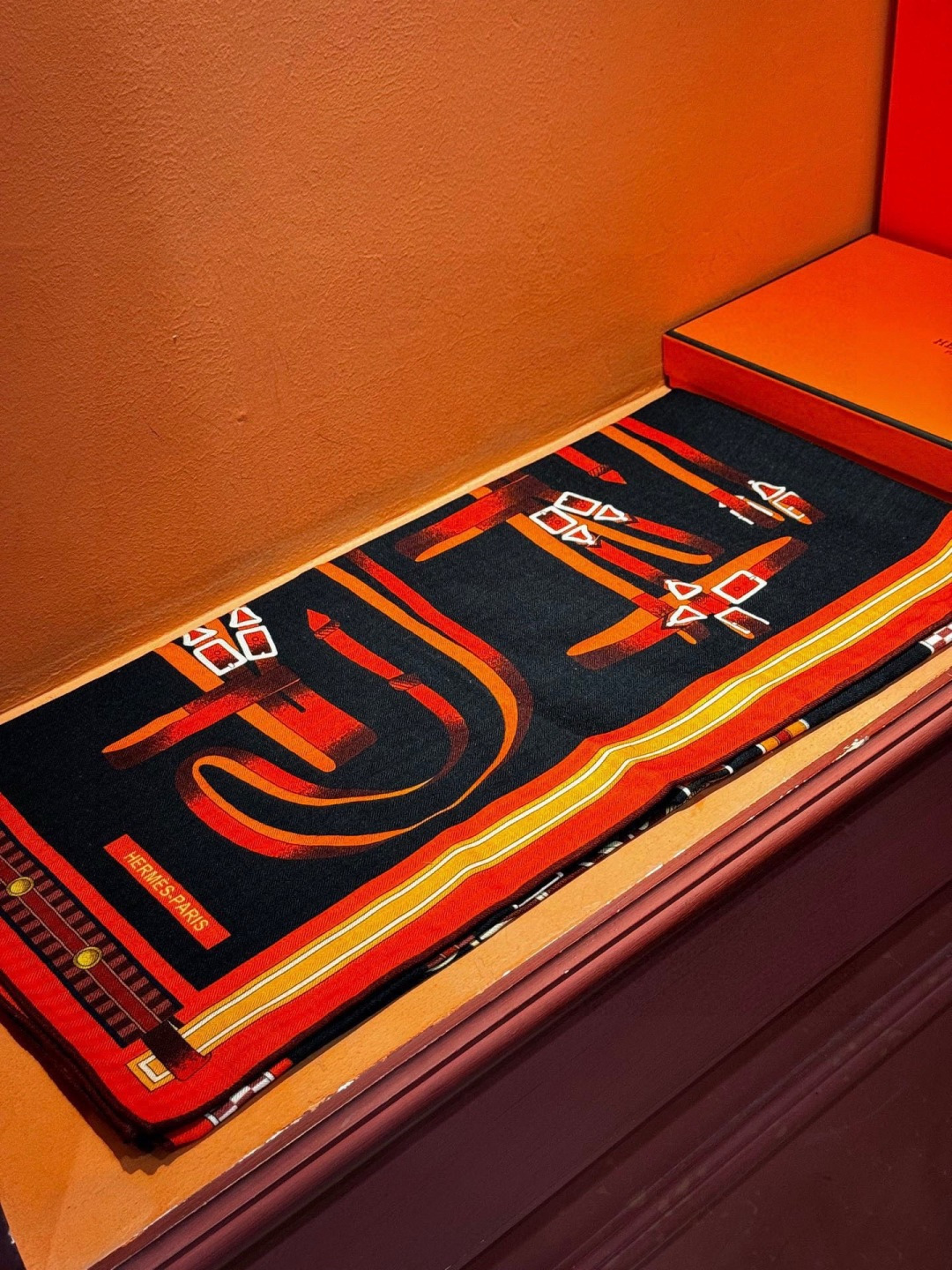 ❄️【双面同色】原单爱马仕140cm丝绒方巾💕 《马术密匙》，十九世纪的商品图录汇集了手工匠们的系列产品