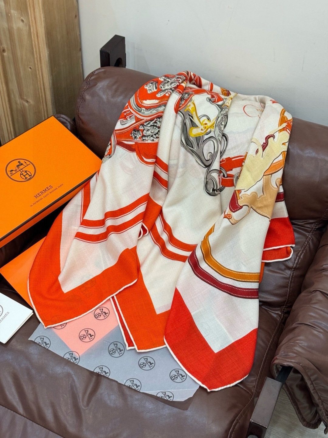 羊绒新款🆕🏇🏇买了都说好看‼️推荐💕【华丽的缰辔双面同色140】羊绒方巾，顶级工艺超值‼️爱马仕专柜爆款