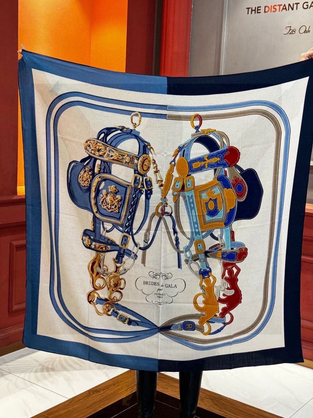 羊绒新款🆕🏇🏇买了都说好看‼️推荐💕【华丽的缰辔双面同色140】羊绒方巾，顶级工艺超值‼️爱马仕专柜爆款