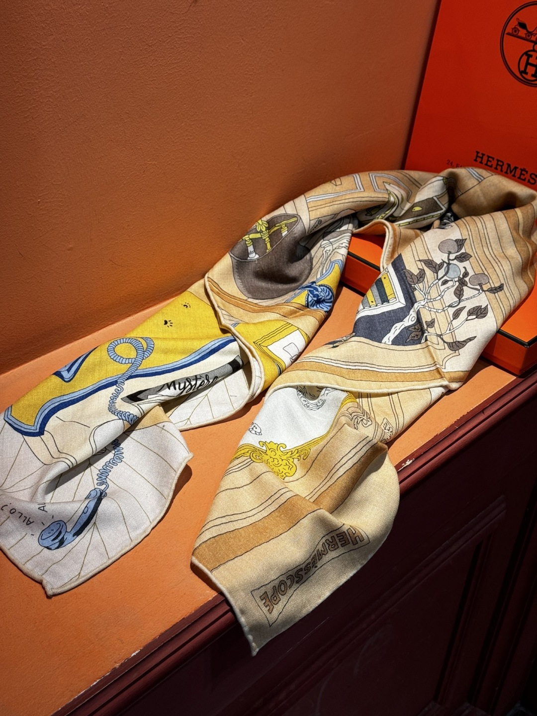 💟上新💞｛24号之谜｝羊绒大方巾[双面同色140]手工卷边H家是创意和作品故事的无限源泉，每季皆推出全新