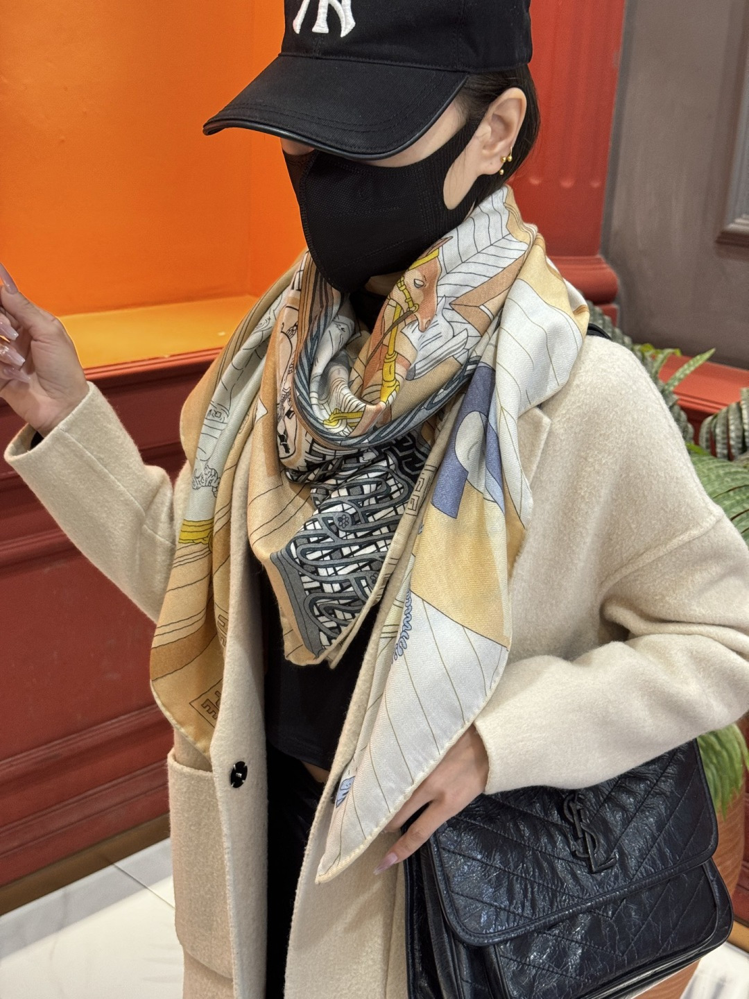 💟上新💞｛24号之谜｝羊绒大方巾[双面同色140]手工卷边H家是创意和作品故事的无限源泉，每季皆推出全新