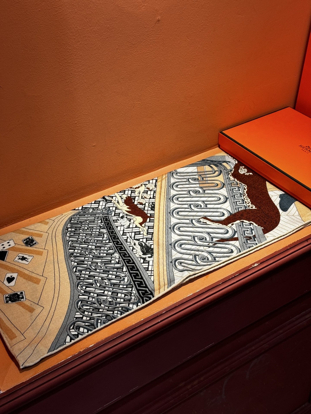 💟上新💞｛24号之谜｝羊绒大方巾[双面同色140]手工卷边H家是创意和作品故事的无限源泉，每季皆推出全新