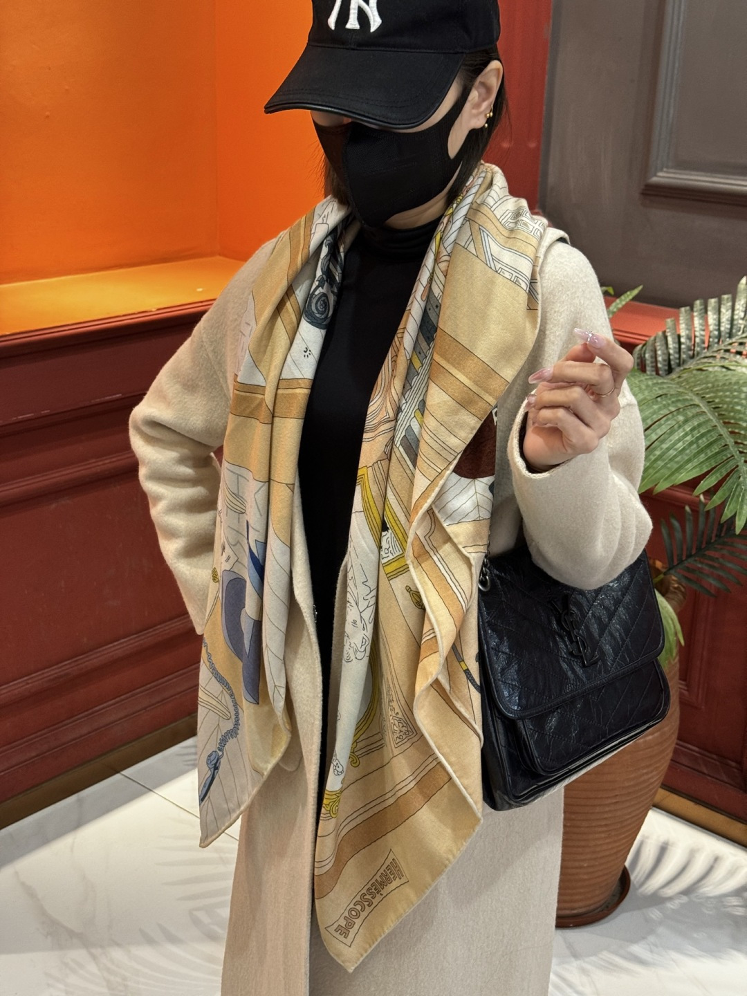 💟上新💞｛24号之谜｝羊绒大方巾[双面同色140]手工卷边H家是创意和作品故事的无限源泉，每季皆推出全新