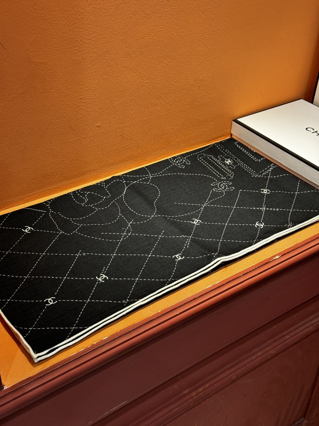 【升级双面同色 加密面料】 上新❤️ 140*140台版印花 黑白二色 高级都市新贵！山茶花的再一次邂逅