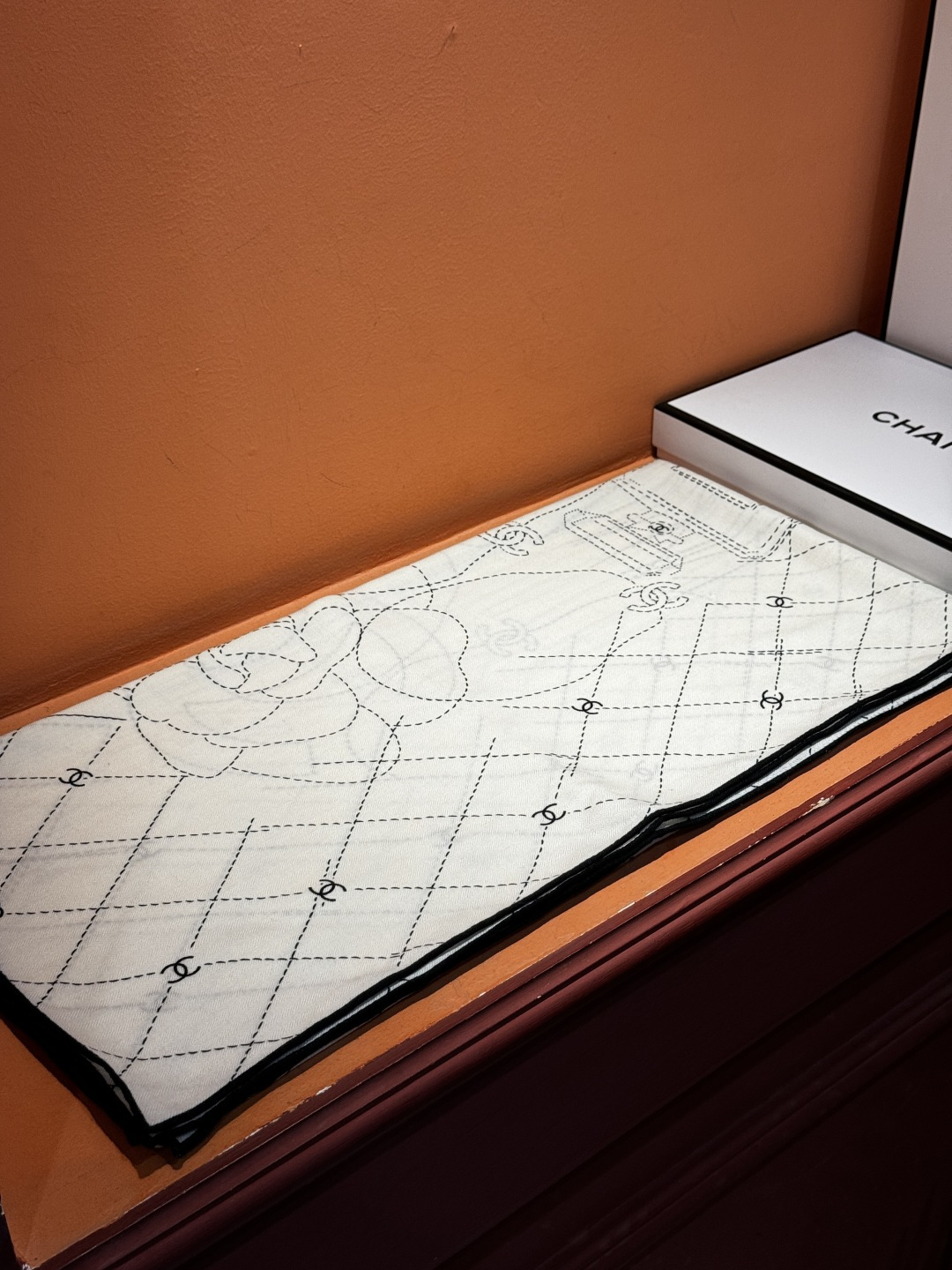 【升级双面同色 加密面料】 上新❤️ 140*140台版印花 黑白二色 高级都市新贵！山茶花的再一次邂逅