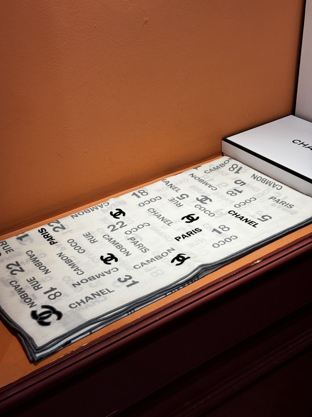 【升级双面同色 加密面料】 上新❤️ 140*140台版印花 黑白二色 高级都市新贵！山茶花的再一次邂逅