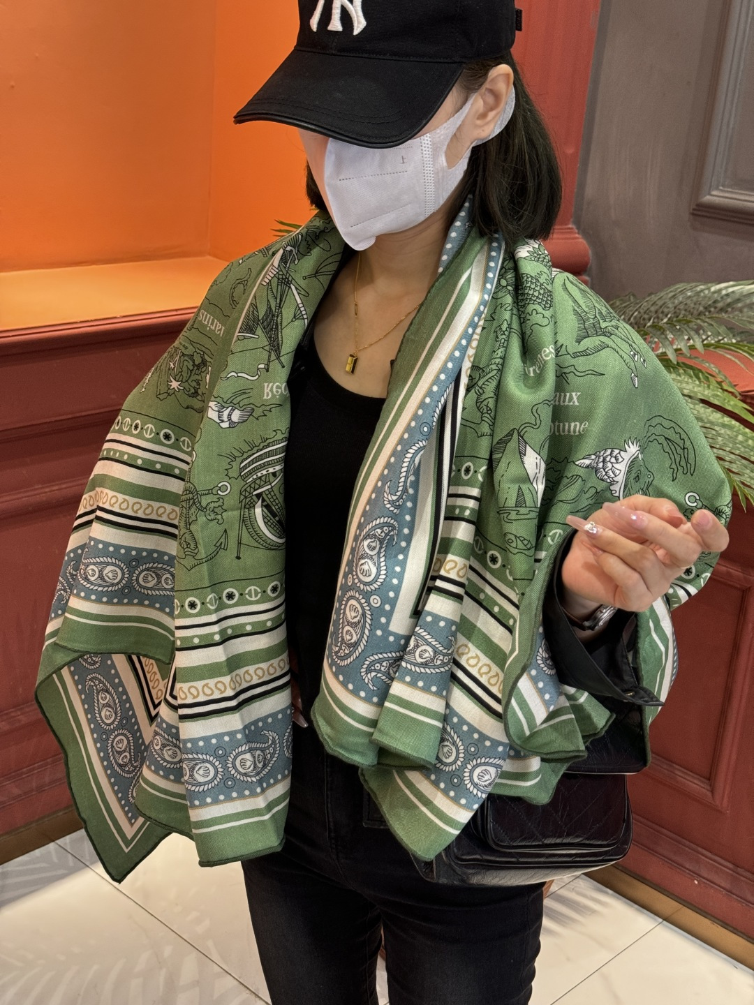 羊绒新款🆕👏👏买了都说好看‼️推荐💕爱马仕双面同色羊绒方巾【水手纹身双面同色140】，顶级工艺超值‼️爱