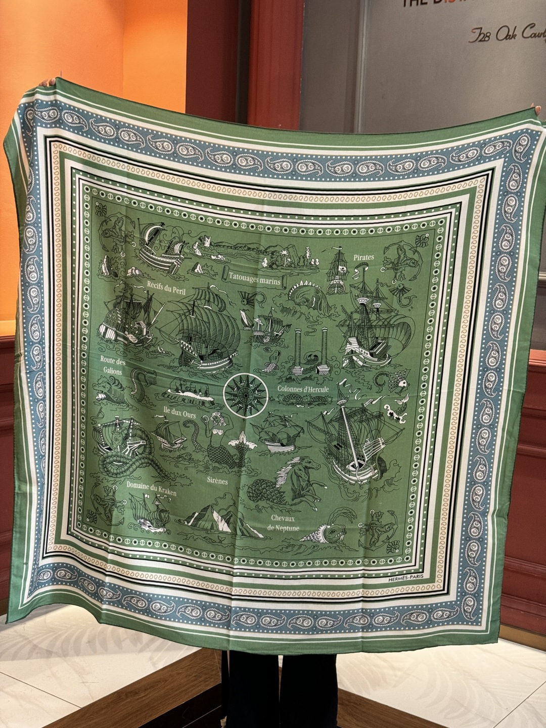 羊绒新款🆕👏👏买了都说好看‼️推荐💕爱马仕双面同色羊绒方巾【水手纹身双面同色140】，顶级工艺超值‼️爱