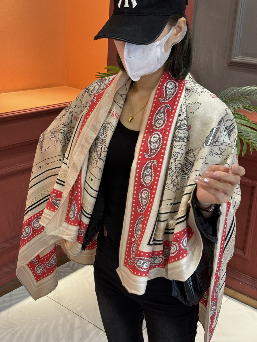 羊绒新款🆕👏👏买了都说好看‼️推荐💕爱马仕双面同色羊绒方巾【水手纹身双面同色140】，顶级工艺超值‼️爱