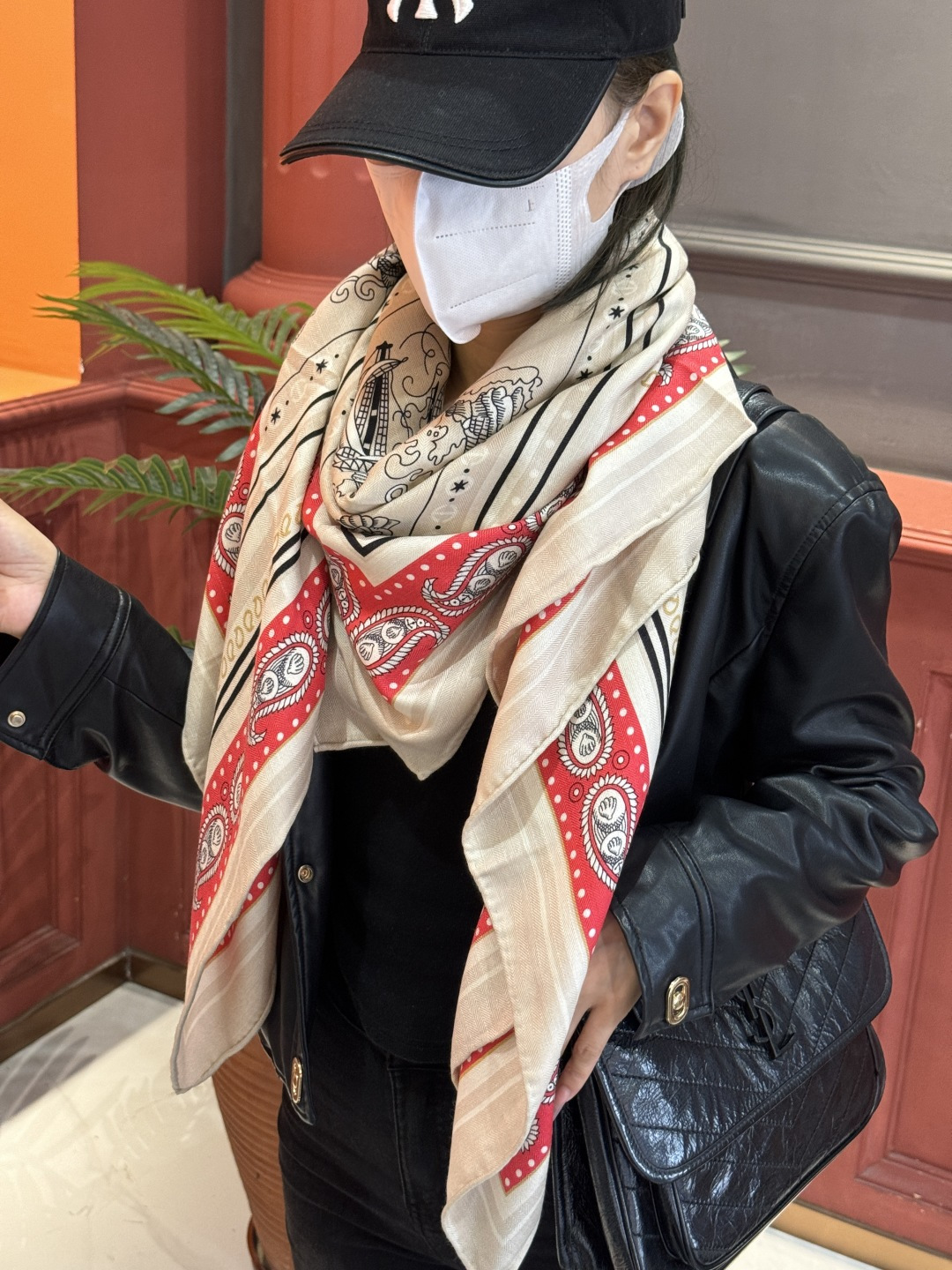 羊绒新款🆕👏👏买了都说好看‼️推荐💕爱马仕双面同色羊绒方巾【水手纹身双面同色140】，顶级工艺超值‼️爱