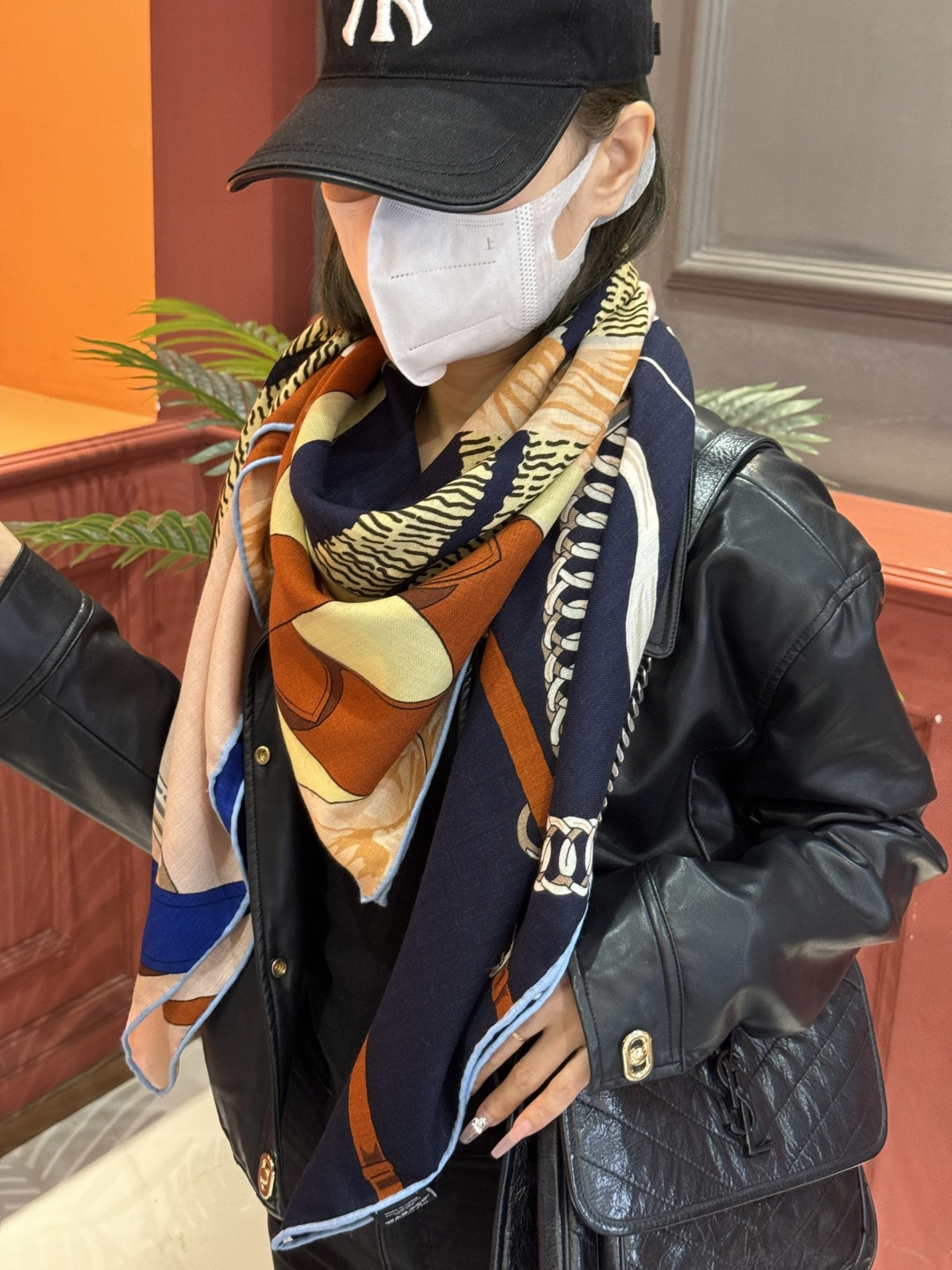 羊绒新款🆕👏👏买了都说好看‼️推荐💕爱马仕双面同色羊绒方巾，【双面同色140】顶级工艺超值‼️爱马仕专柜