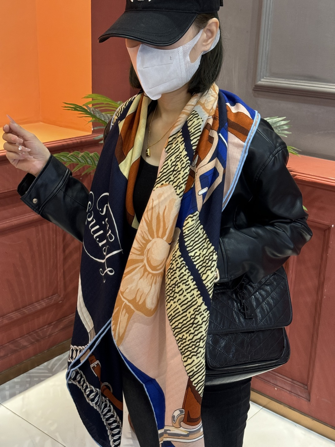 羊绒新款🆕👏👏买了都说好看‼️推荐💕爱马仕双面同色羊绒方巾，【双面同色140】顶级工艺超值‼️爱马仕专柜