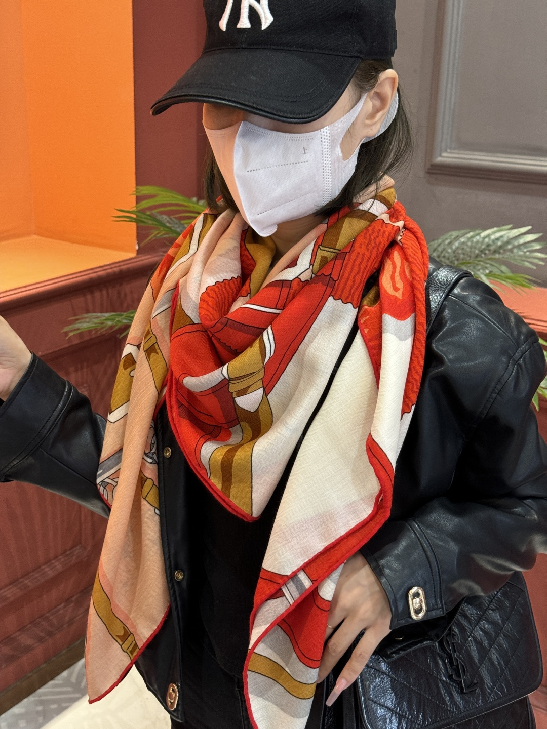 羊绒新款🆕👏👏买了都说好看‼️推荐💕爱马仕双面同色羊绒方巾，【双面同色140】顶级工艺超值‼️爱马仕专柜