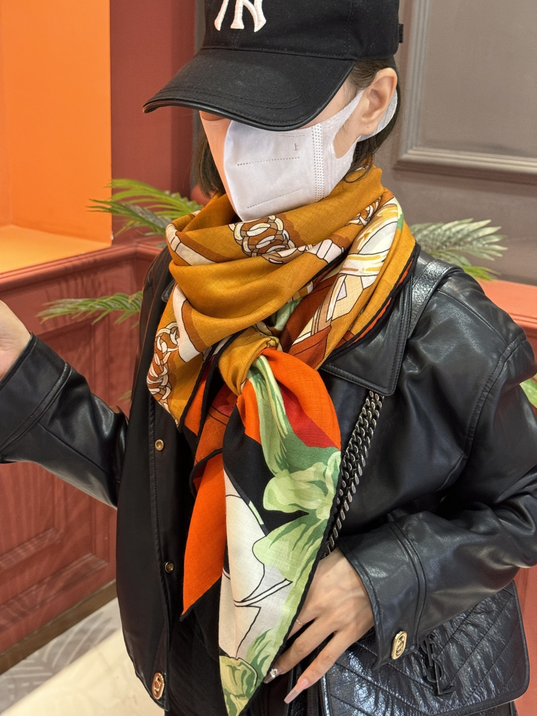 羊绒新款🆕👏👏买了都说好看‼️推荐💕爱马仕双面同色羊绒方巾，【双面同色140】顶级工艺超值‼️爱马仕专柜