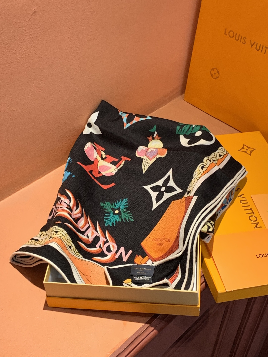 LV x TM 140披肩【140顶级丝绒双面同色披肩】本款LVxTMMonogram Multicol