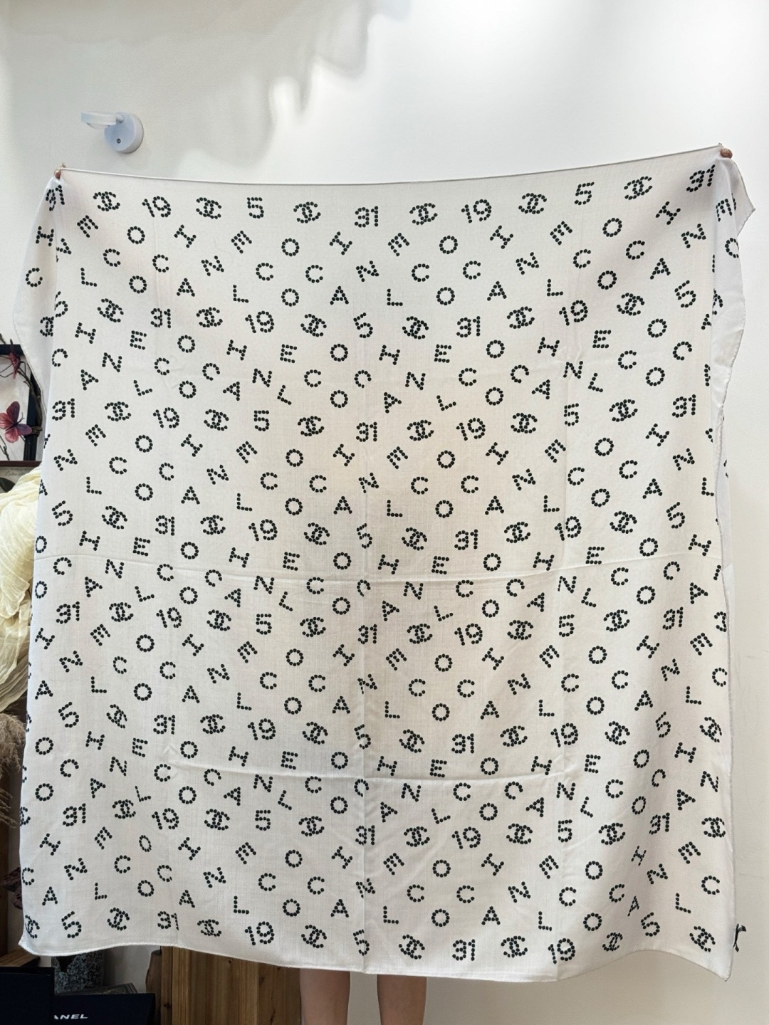 Chanel-丝绒双面方巾【140双面同色】出道即巅峰🐂火爆到一条难求🖤高级感十足的字母CC，和一切经典