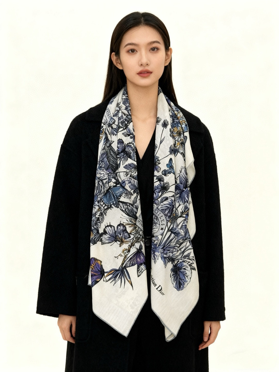 Dior 印花披肩【140顶级丝绒双面同色】Dior Camo PaPillon 图案这款披肩饰以 Di