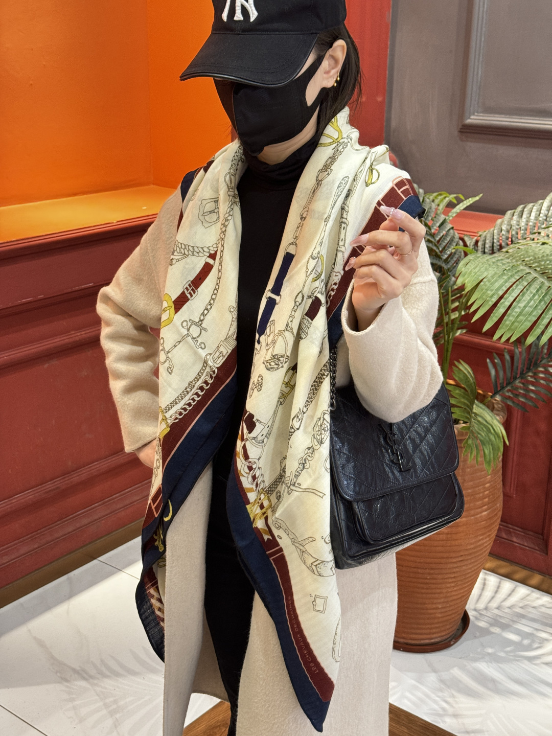 羊绒新款🆕👏👏买了都说好看‼️推荐💕爱马仕双面同色羊绒方巾【跃动的马儿双面同色140】，顶级工艺超值‼️