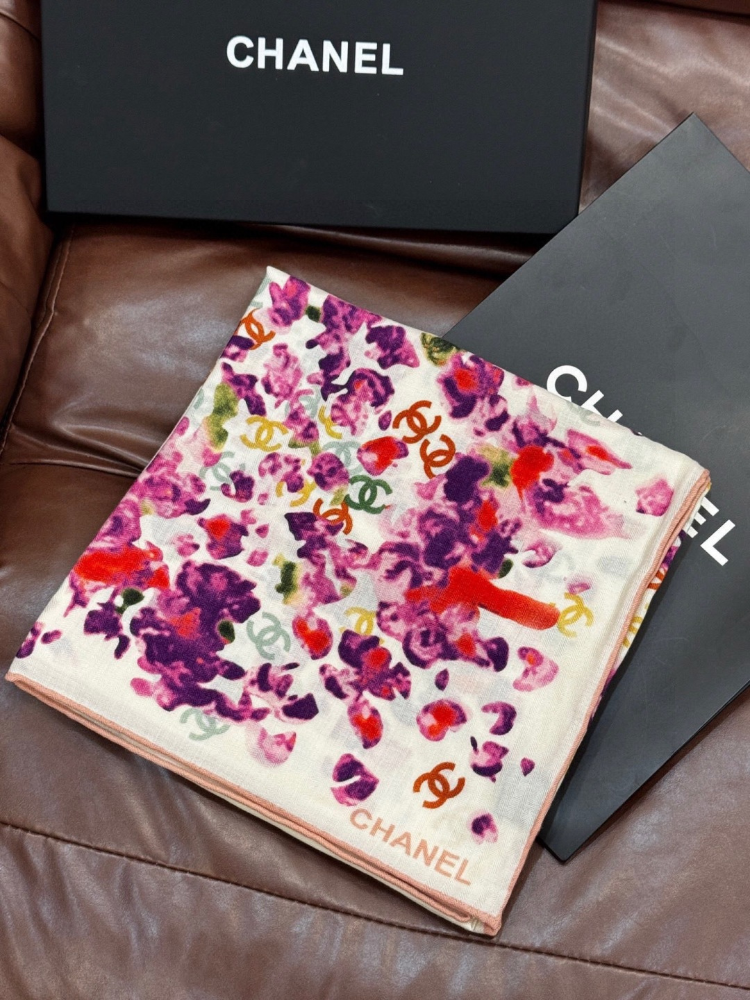 🌸·春日碎花20。 Chanel 140丝绒双面披肩25新款碎花花披肩超级有氛围感135*135cm的大