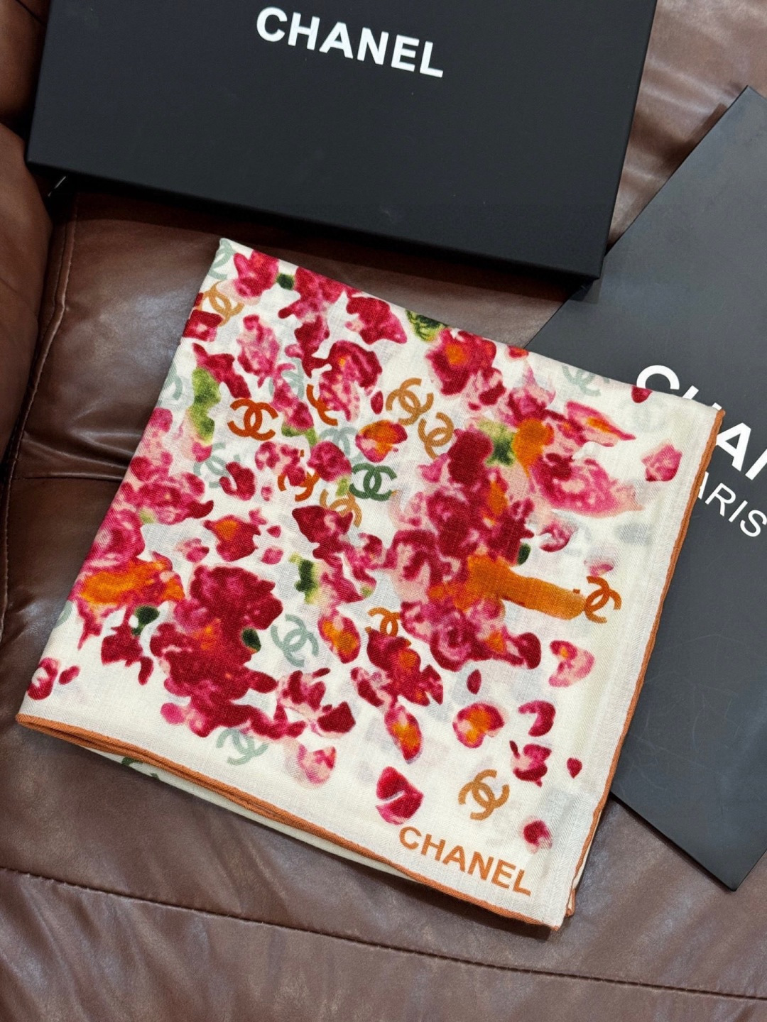 🌸·春日碎花20。 Chanel 140丝绒双面披肩25新款碎花花披肩超级有氛围感135*135cm的大