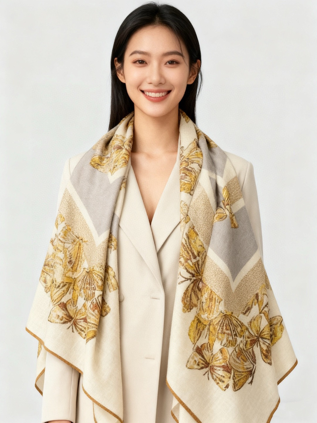 Dior 印花披肩【140顶级丝绒双面同色】Dior Camo PaPillon 图案这款披肩饰以 Di