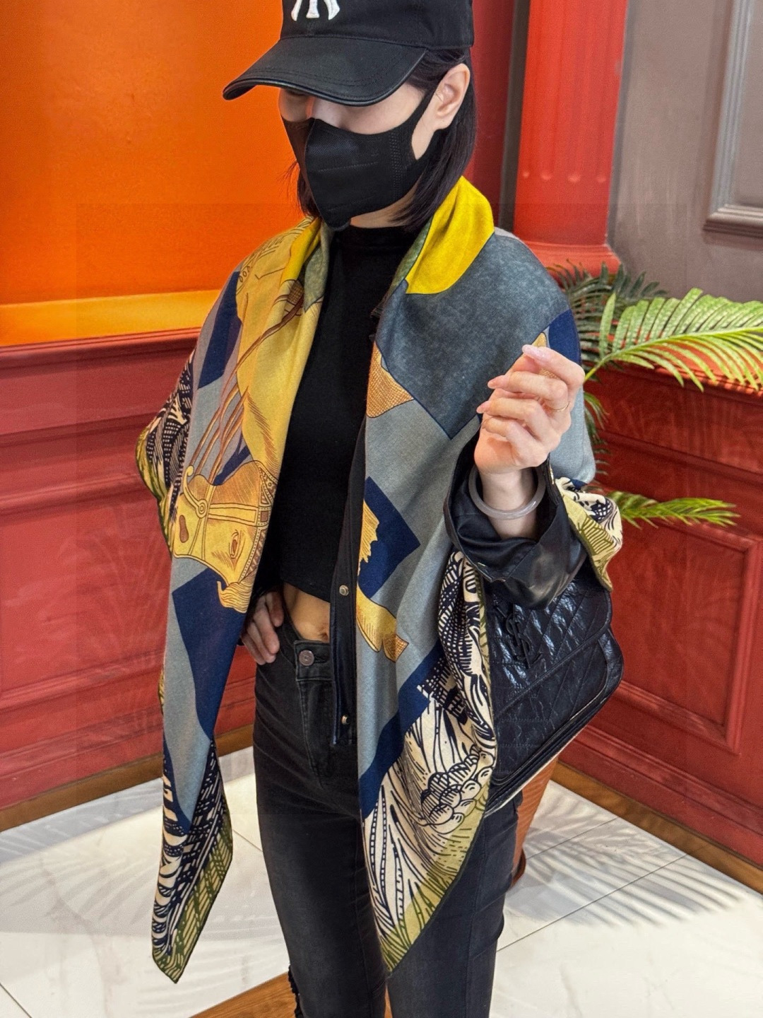 H，目前最热门的 “超现实爱马仕枢纽” 风靡全宇宙，听名字就充斥着未来空间♥️艺术品一样的存在，会绝版的