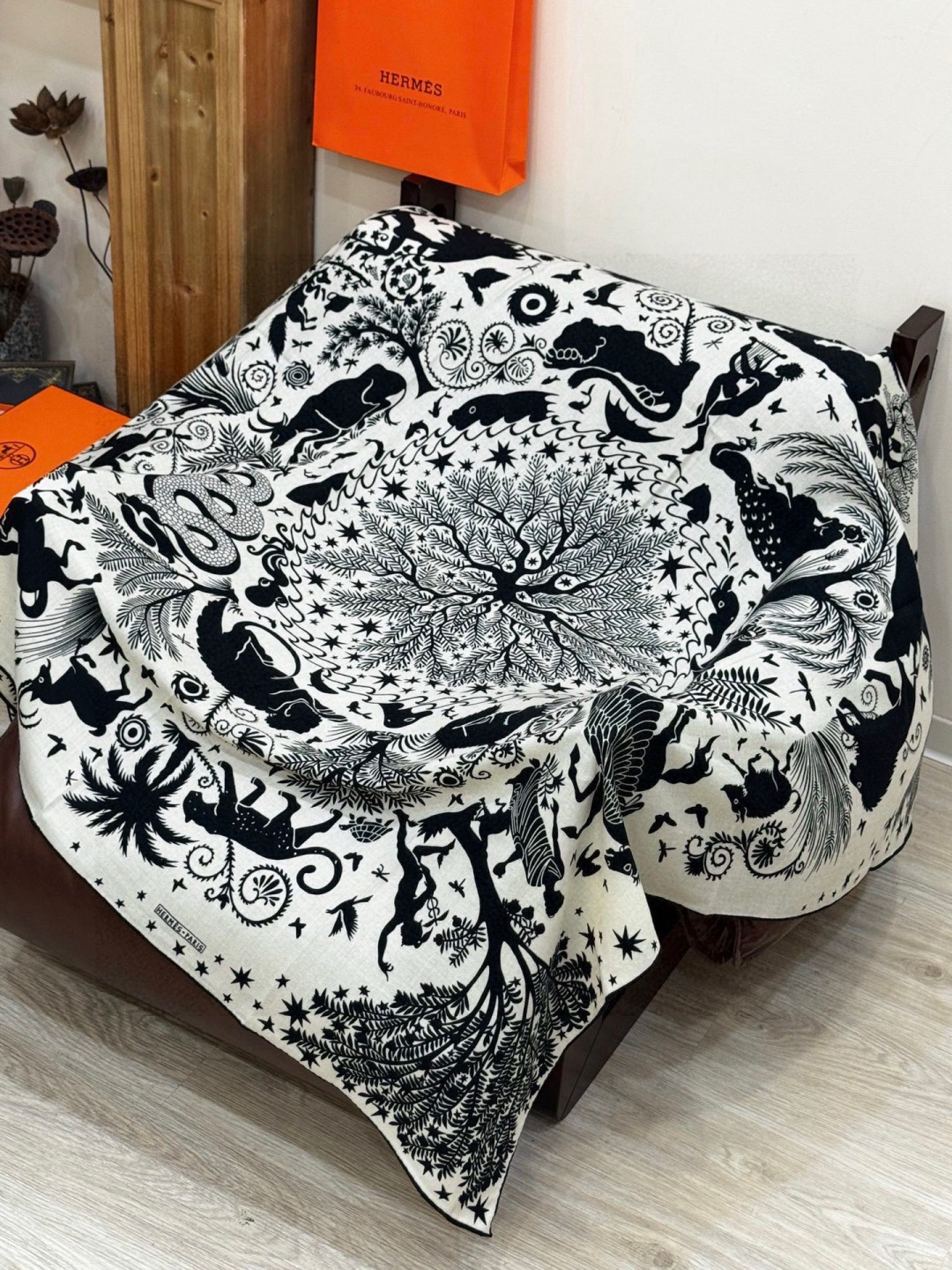 羊绒新款🆕👏👏买了都说好看‼️推荐💕爱马仕双面同色羊绒方巾【玛雅森林双面同色140】，顶级工艺超值‼️爱