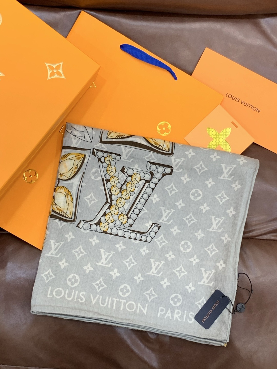 LV x TM 140披肩【140顶级丝绒双面同色披肩】本款LVxTMMonogram Multicol
