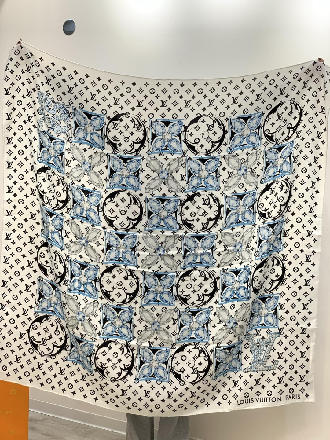 LV x TM 140披肩【140顶级丝绒双面同色披肩】本款LVxTMMonogram Multicol