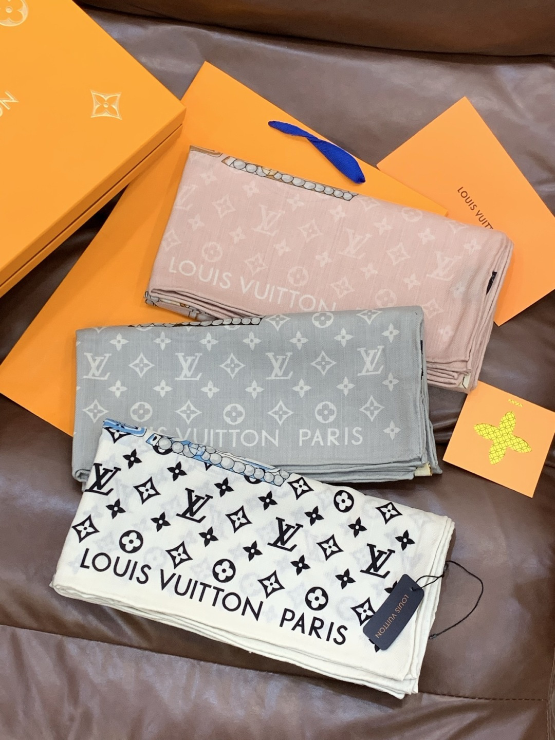 LV x TM 140披肩【140顶级丝绒双面同色披肩】本款LVxTMMonogram Multicol