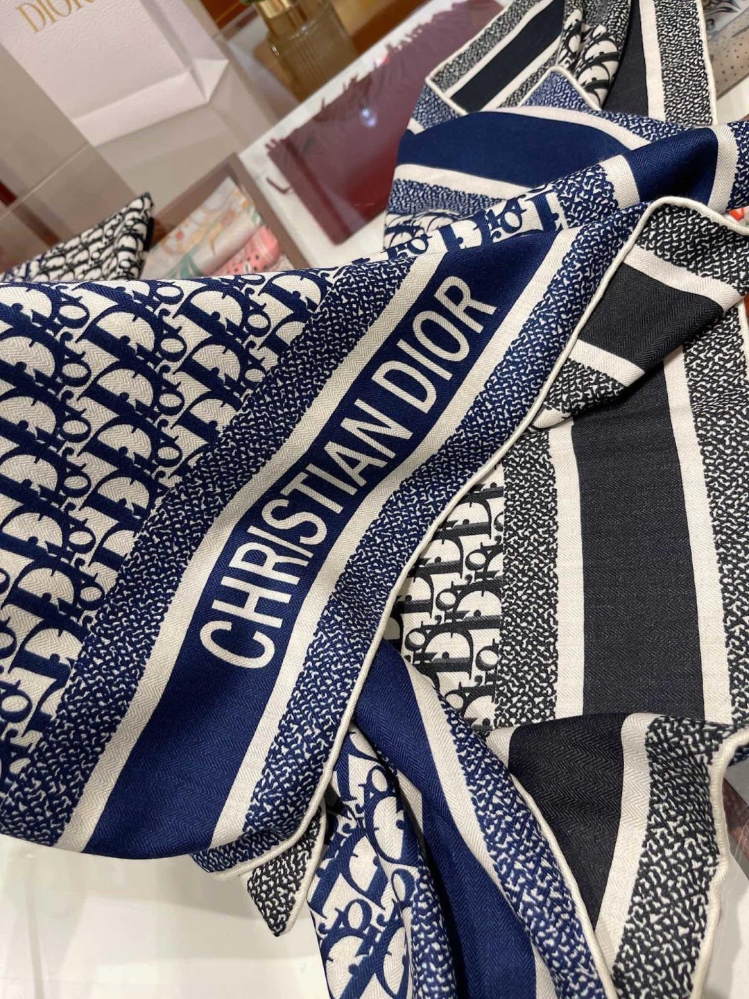 Dior 。首款上新双面丝绒～ 只有我家的品质才敢叫【丝绒”】只有我家的密度才敢说【加密】只有我家出品才