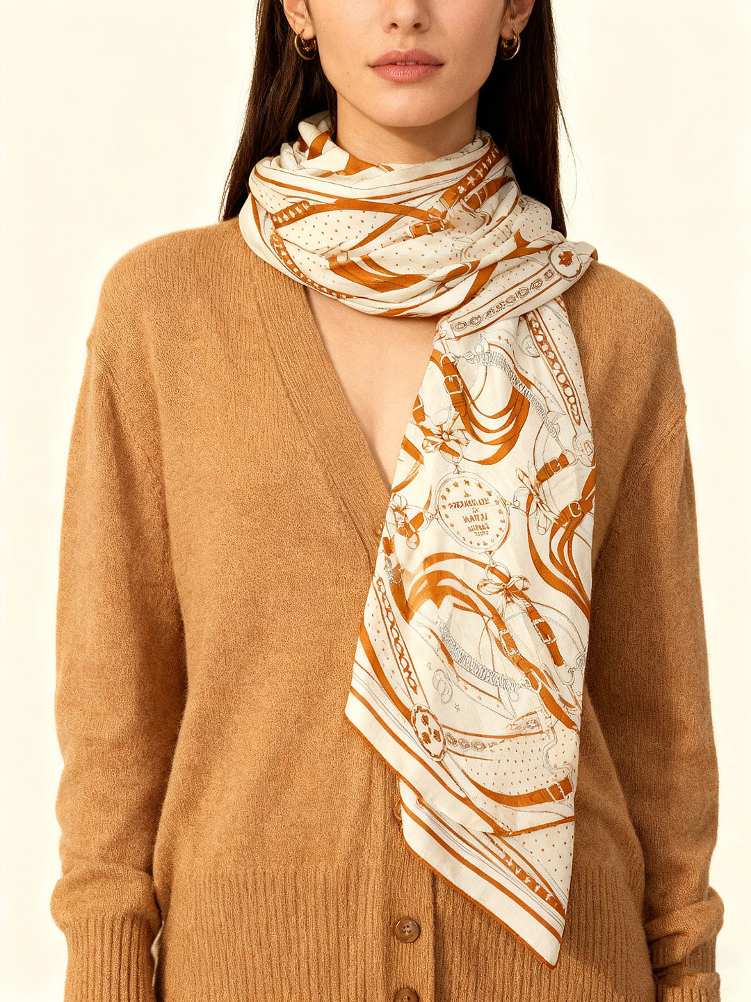 “清晨漫步Bandana”140厘米双面同色丝绒披肩手工卷边山羊绒和真丝混纺披肩（70%山羊绒，30%桑