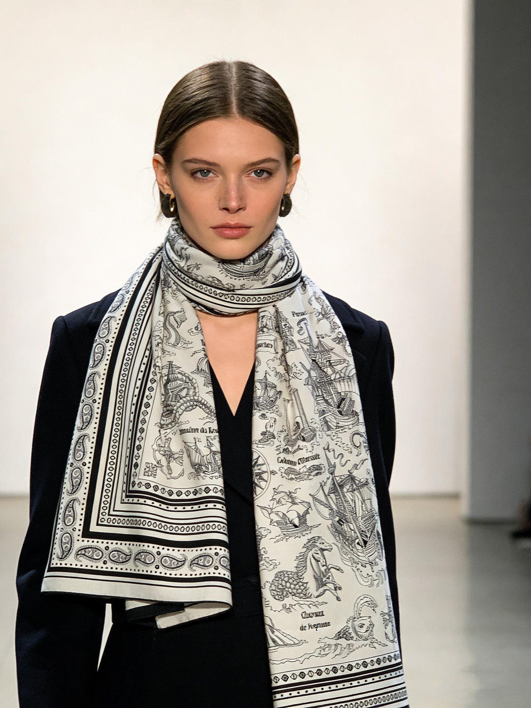 羊绒新款🆕👏👏买了都说好看‼️推荐💕爱马仕双面同色羊绒方巾【水手纹身双面同色140】，顶级工艺超值‼️爱