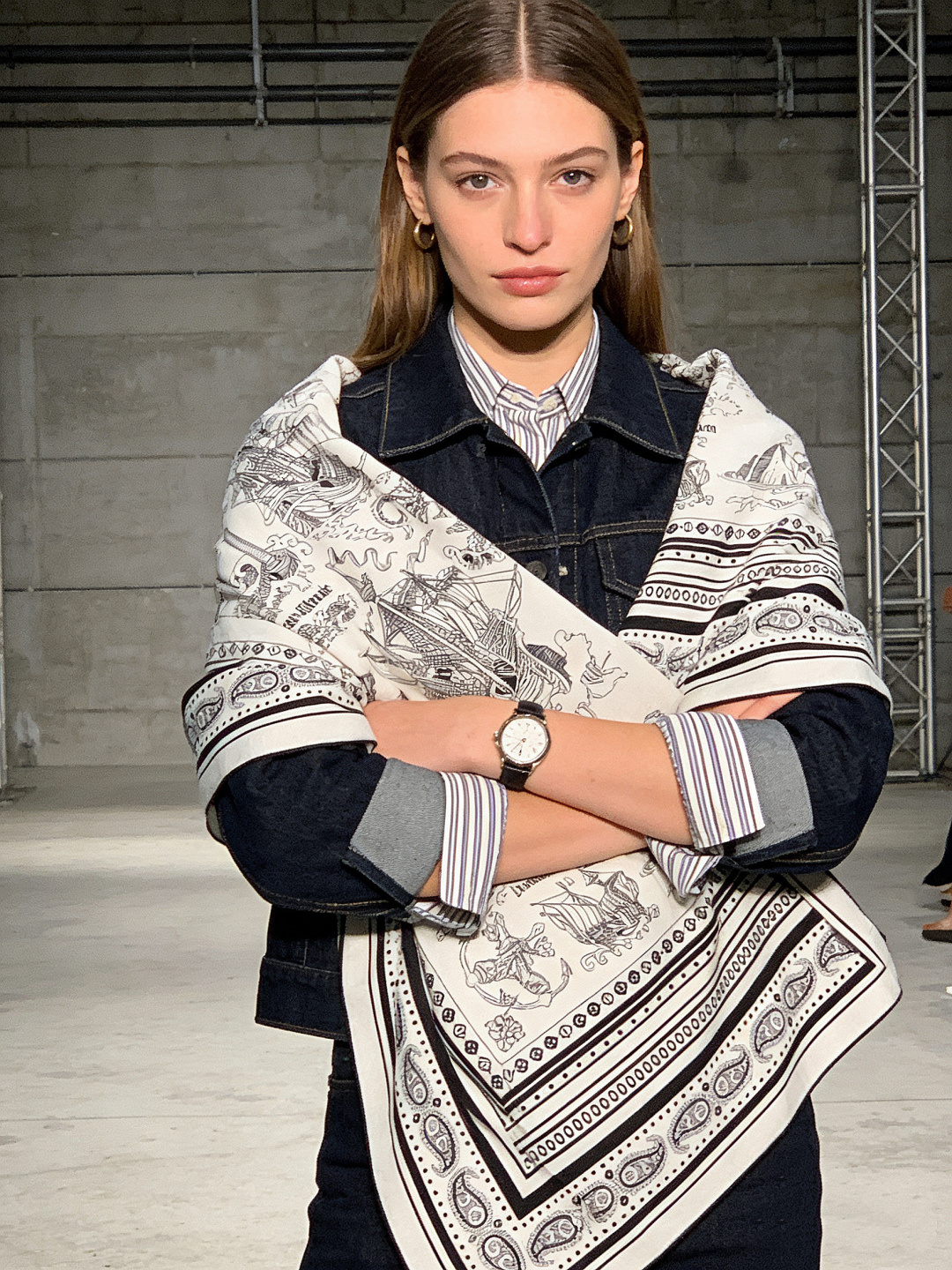 羊绒新款🆕👏👏买了都说好看‼️推荐💕爱马仕双面同色羊绒方巾【水手纹身双面同色140】，顶级工艺超值‼️爱