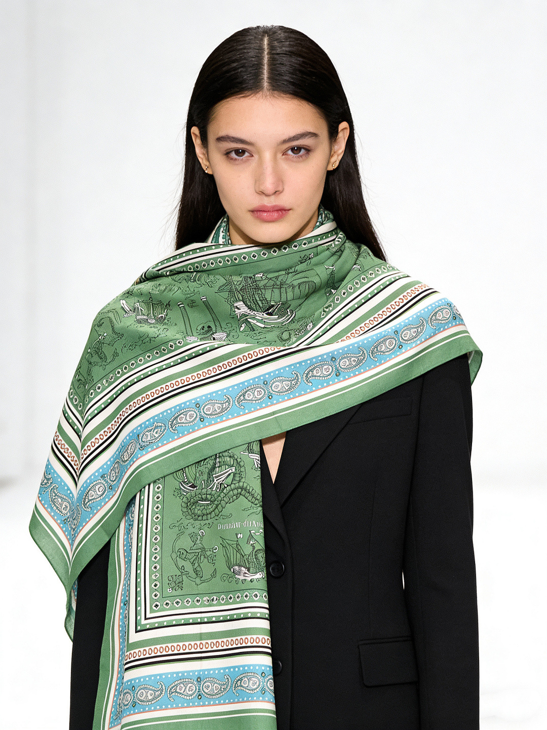 羊绒新款🆕👏👏买了都说好看‼️推荐💕爱马仕双面同色羊绒方巾【水手纹身双面同色140】，顶级工艺超值‼️爱